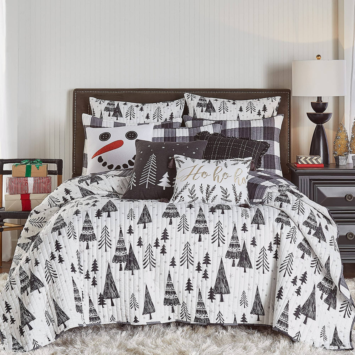 Levtex Home Northern Star King Quilt Set, Black