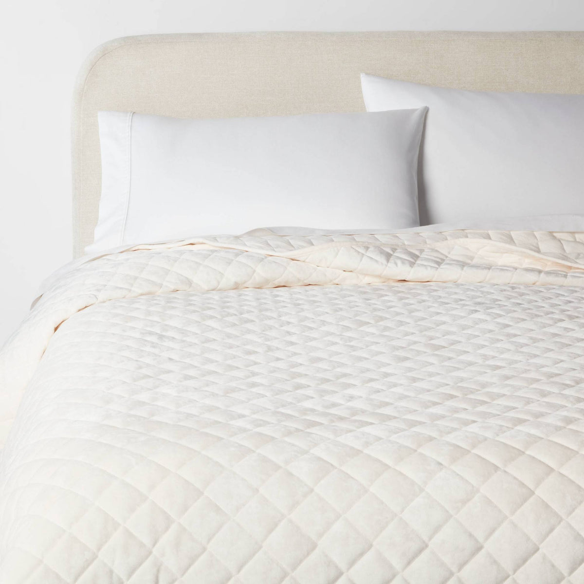 Full/Queen Luxe Diamond Stitch Velvet Quilt Ivory - Threshold