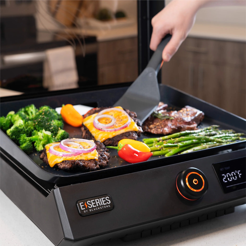 Blackstone E - Series 17" Electric Tabletop Griddle with Hood, Black