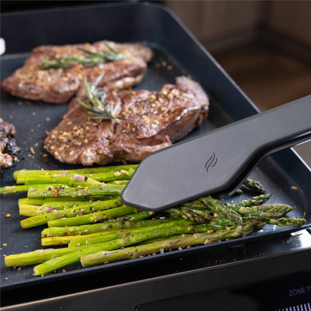 Blackstone E - Series 17" Electric Tabletop Griddle with Hood, Black