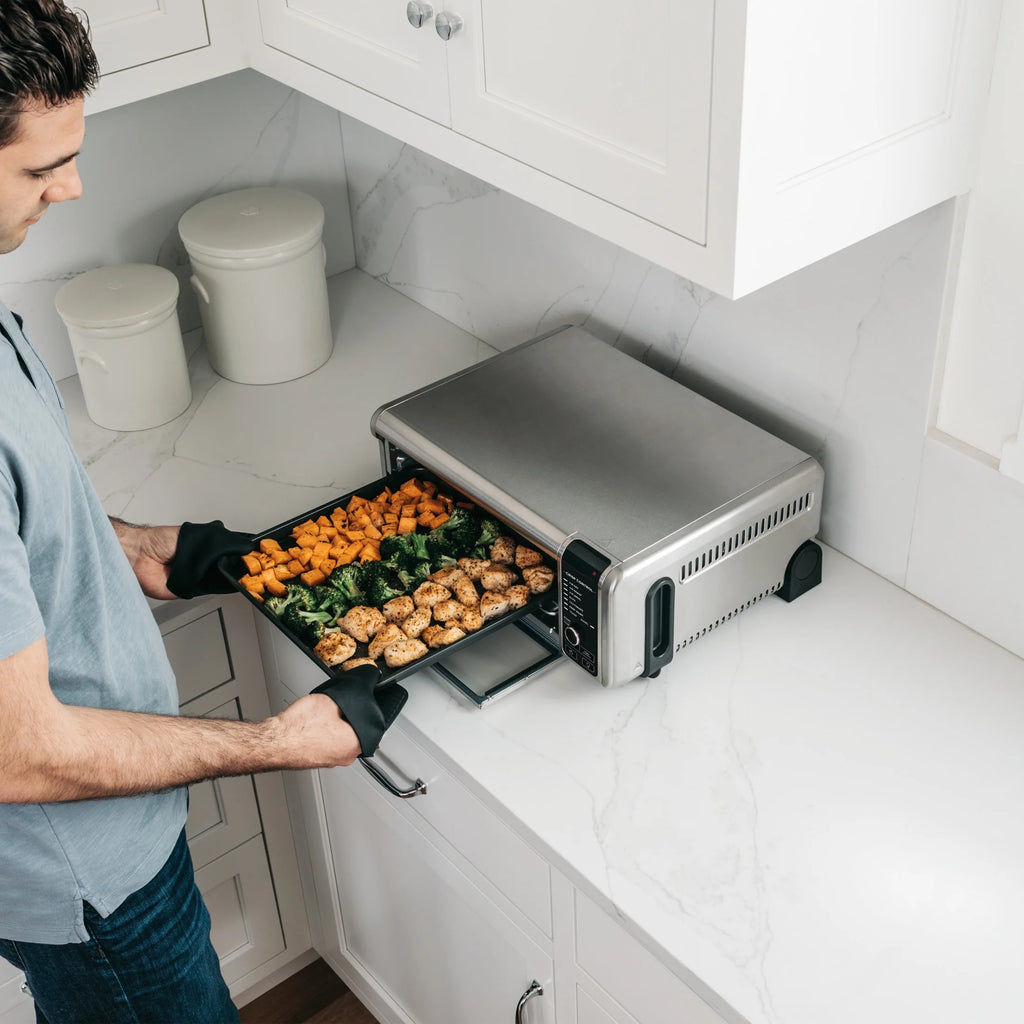 Ninja?? SP101 Foodia? 8 - in - 1 Digital Air Fry Oven, Flip - Away for Storage, Dehydrate, Keep Warm
