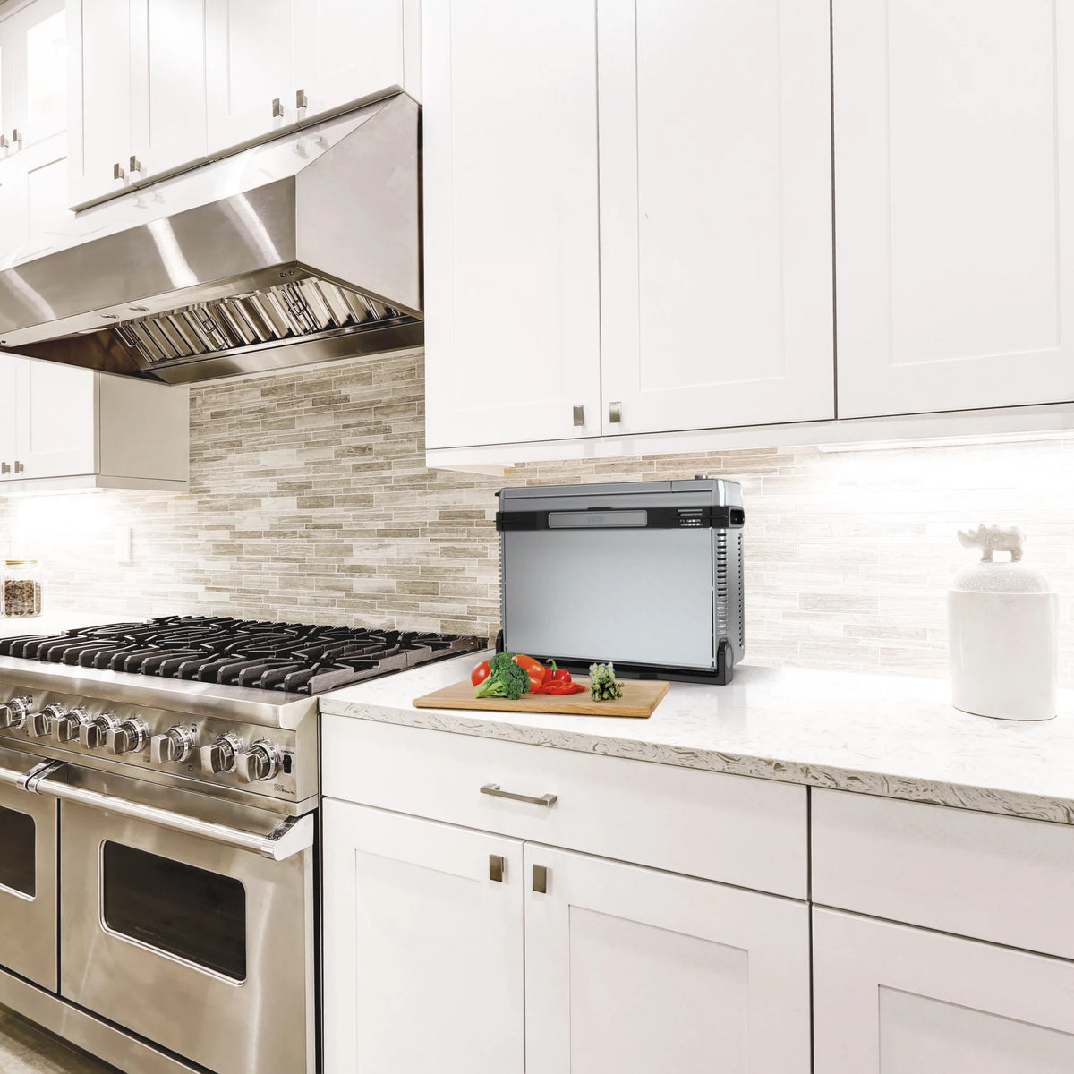 Ninja?? SP101 Foodia? 8 - in - 1 Digital Air Fry Oven, Flip - Away for Storage, Dehydrate, Keep Warm