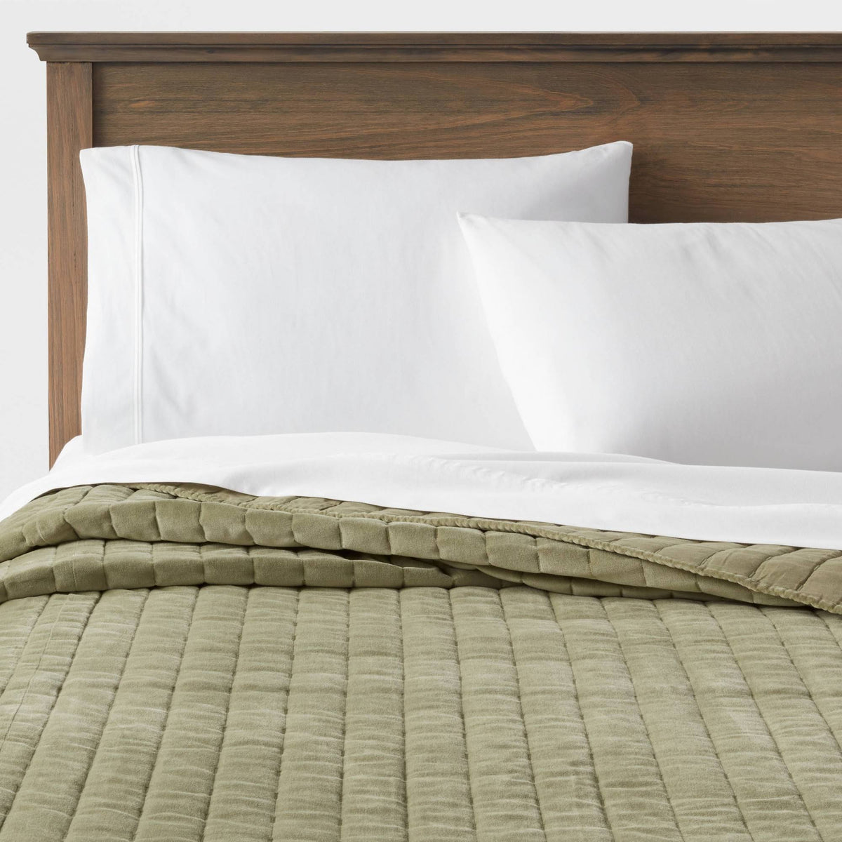 Full/Queen Channel Stitch Velvet Quilt Green - Threshold
