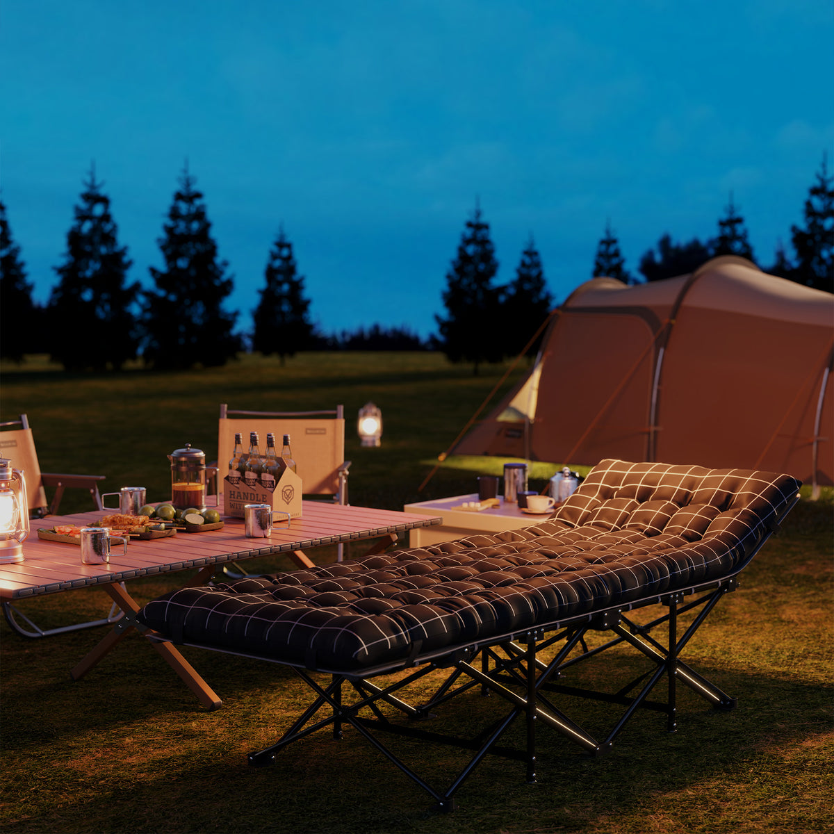 Outsunny Klappbares Campingbett, Feldbett mit Matratze, ergonomisch, Metallrahmen, Schwarz